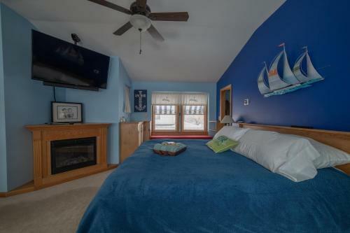 Footbridge Beach Motel