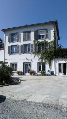 Hostal Domaine Beau Sejour
