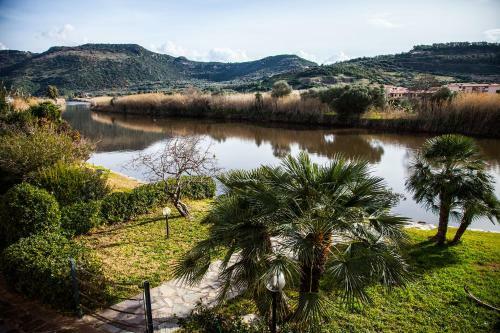 Bosa Apartments "house On The River"