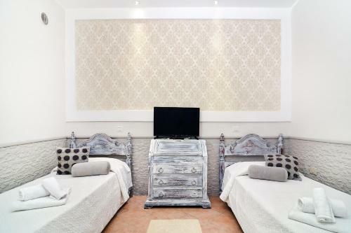 Hostal Sa Rocchitta House
