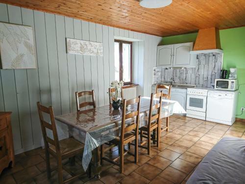 Gite de 6 � 8 Personnes La Faviere