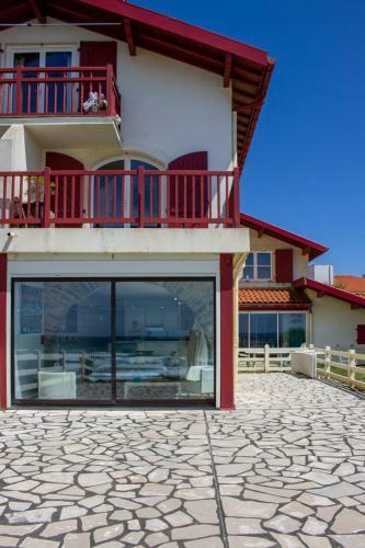 Apartamento Guestready - L'uhabia Beachfront Retreat With Parking Access!