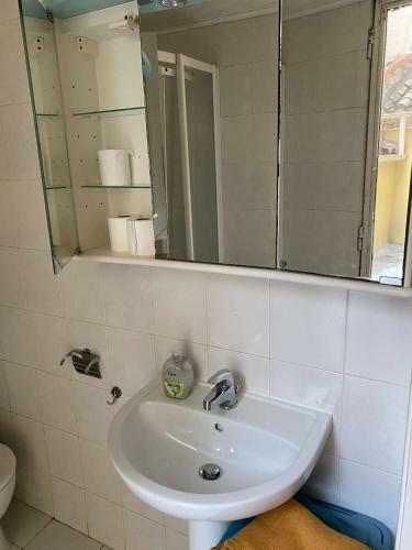 Apartamento Studio In Family Building