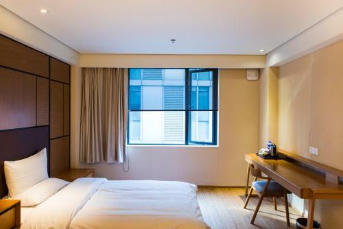 Ji Hotel Zhaojiabang Road