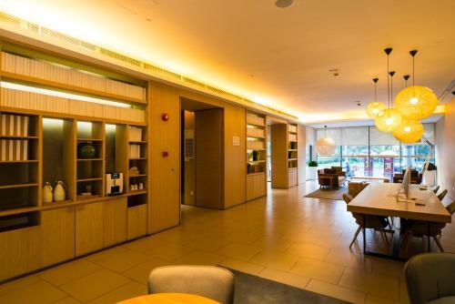 Ji Hotel Zhaojiabang Road