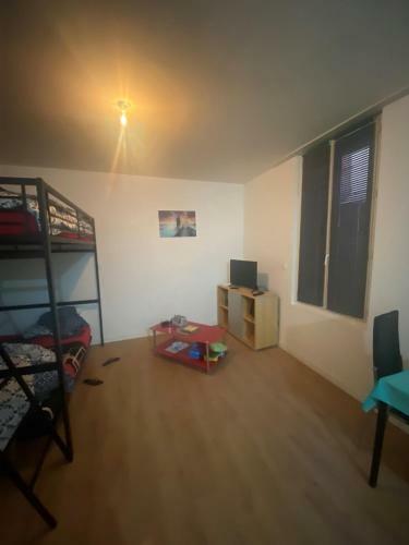 Apartamento Studio In Family Building