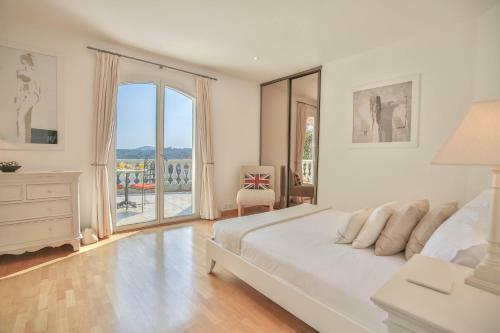 Modern Villa In Biot With Pool And Jacuzzi