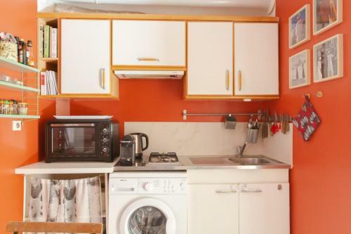 Apartment For 3 People In The City Center