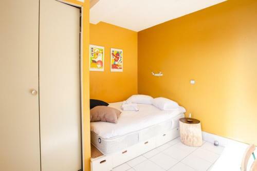Apartment For 3 People In The City Center
