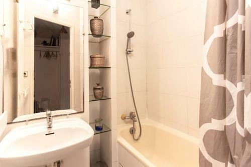 Apartment For 3 People In The City Center