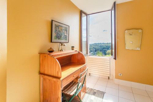 Apartment For 3 People In The City Center