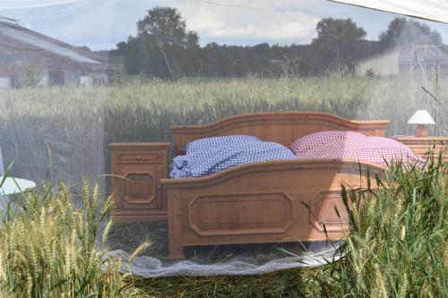 Open Air, Bett Im Kornfeld