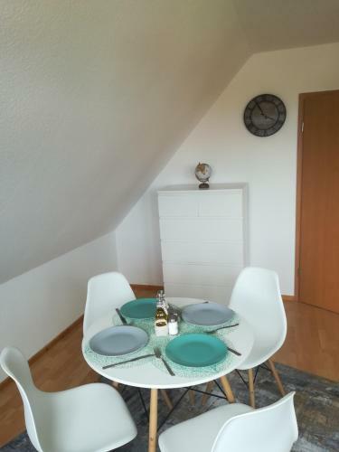Suiteable Living - Waldblick Apartment Mit Balkon