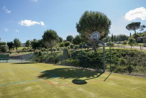 Chalet Biron - Piscine & Tennis - G�tes de Poubille