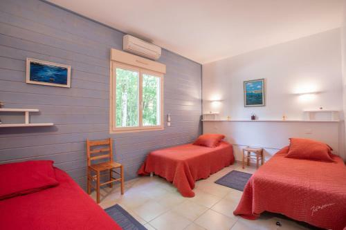Chalet Biron - Piscine & Tennis - G�tes de Poubille
