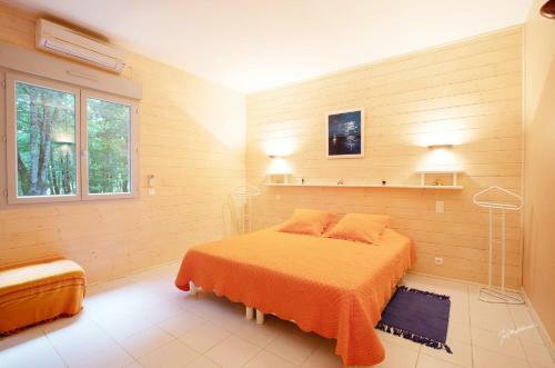 Chalet Biron - Piscine & Tennis - G�tes de Poubille