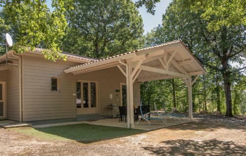 Chalet Biron - Piscine & Tennis - G�tes de Poubille
