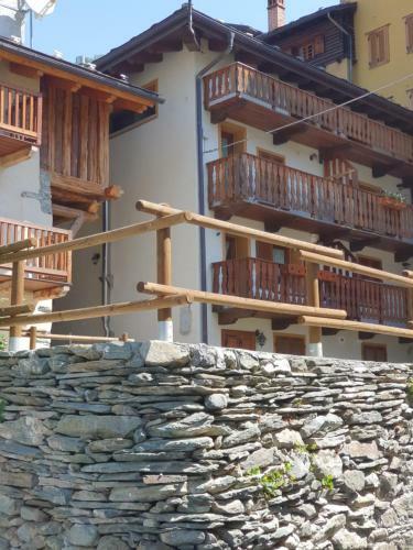 Apartamento Mansarda Bilocale Centro Brusson