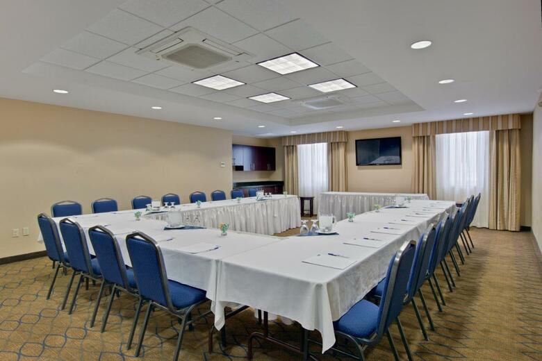 Hotel Holiday Inn Express And Suites Kincardine