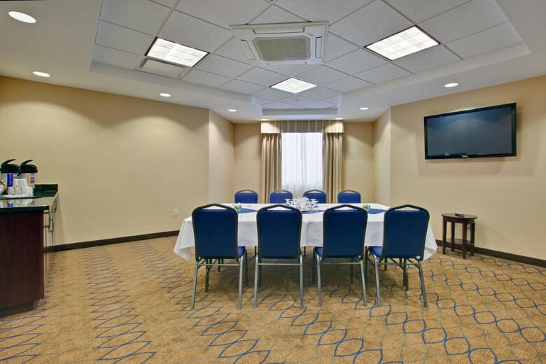 Hotel Holiday Inn Express And Suites Kincardine