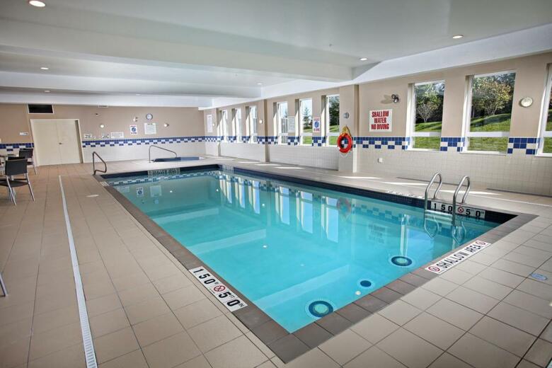 Hotel Holiday Inn Express And Suites Kincardine