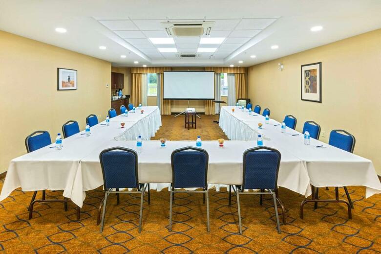 Hotel Holiday Inn Express And Suites Kincardine