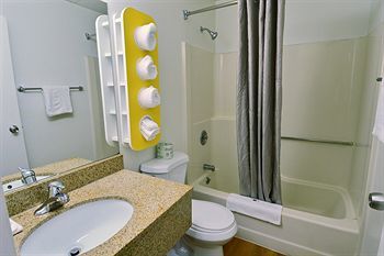 Motel 6 Nashua