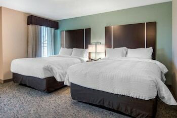 Hotel Castleberry Inn & Suites