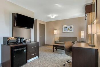 Hotel Castleberry Inn & Suites