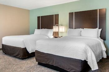 Hotel Castleberry Inn & Suites