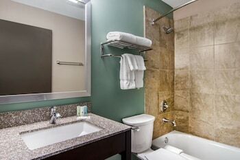 Hotel Castleberry Inn & Suites