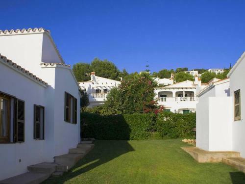 Villas 84a/b Est, Oest, Son Bou
