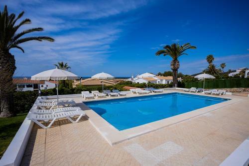 Villas 84a/b Est, Oest, Son Bou