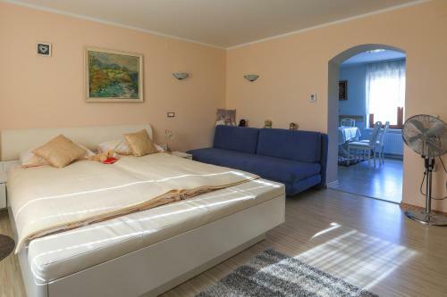 Apartments Pr Fajfarju