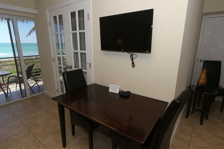 Hotel The Beach On Longboat Key By Rva