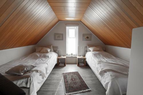 L�tt Hus Erna