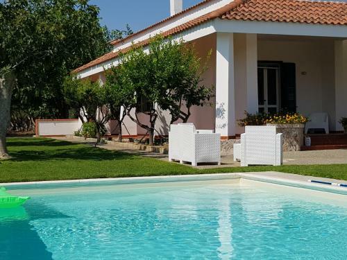 Villa Brancasi Con Piscina