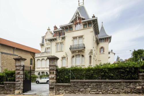 Apartamento Charming Studio In Typical Residence 300 M To The Beaches - Welkeys