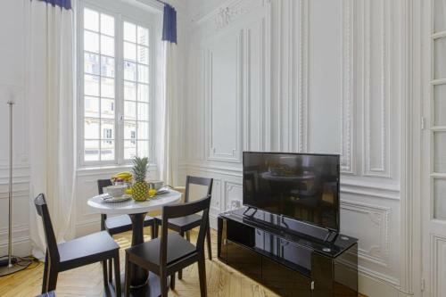 Apartamento Charming Studio In Typical Residence 300 M To The Beaches - Welkeys