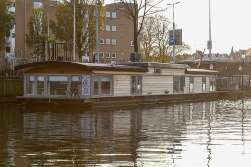 Bed & Breakfast Houseboat Next To Amstel