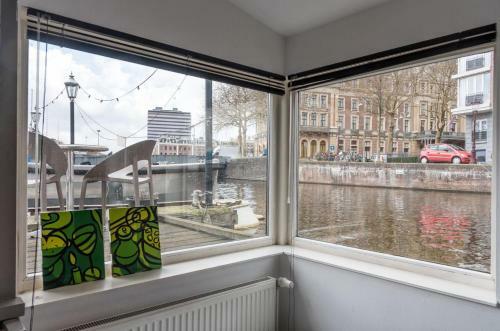 Bed & Breakfast Houseboat Next To Amstel