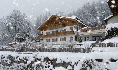Bed & Breakfast Haus Aron