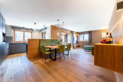 Apartamento Rienz Alpine City Lofts And Suites