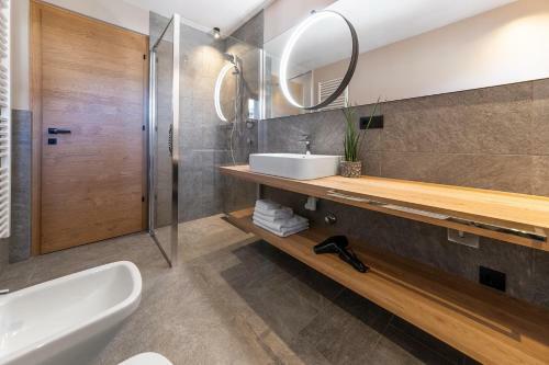 Apartamento Rienz Alpine City Lofts And Suites