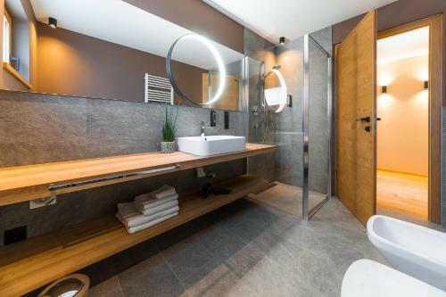 Apartamento Rienz Alpine City Lofts And Suites