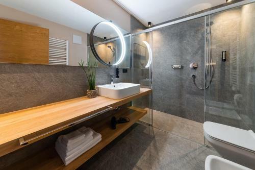 Apartamento Rienz Alpine City Lofts And Suites
