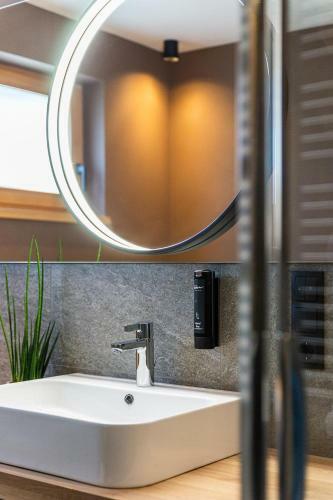 Apartamento Rienz Alpine City Lofts And Suites