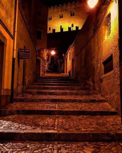 Case Vacanze Ai Piedi Del Castello