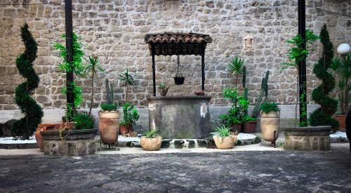 Palazzo Capece