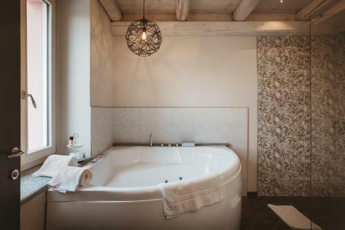Almaranto Hotel & Retreat